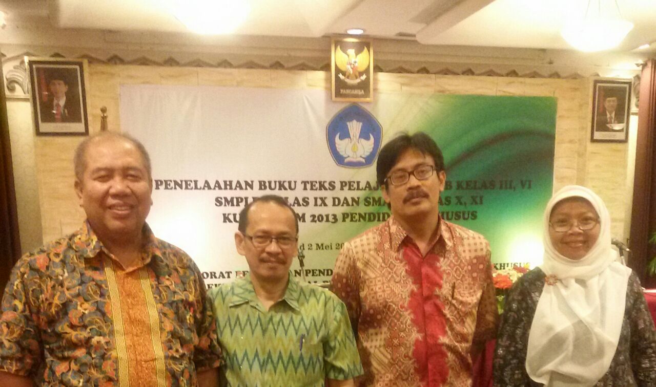 PENYUSUNAN BUKU SISWA DAN BUKU GURU UNTUK PENDIDIKAN KHUSUS DAN LAYANAN KHUSUS